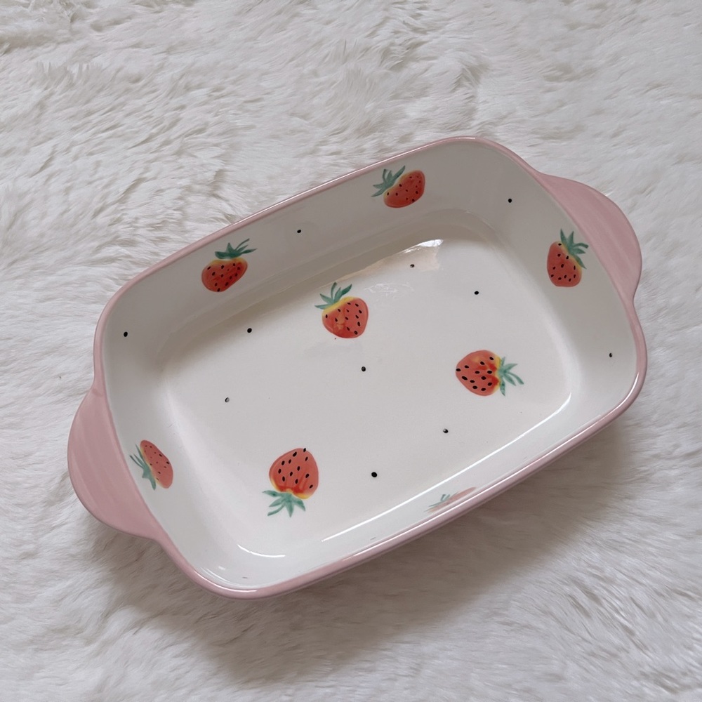 Strawberry print ceramic plate 🍓 🍓🍓